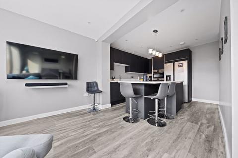 77 Elmstead Gardens, Worcester Park, KT4 7BG
