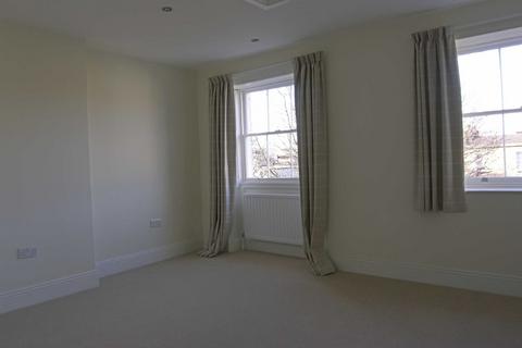 2 bedroom flat to rent, Cambray Place, Cheltenham