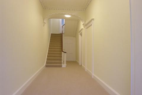 2 bedroom flat to rent, Cambray Place, Cheltenham