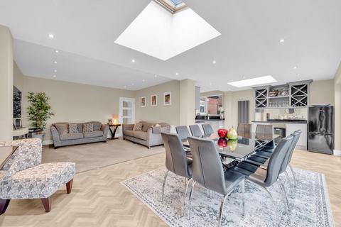 4 bedroom detached house for sale, Woodlea Drive, Bromley