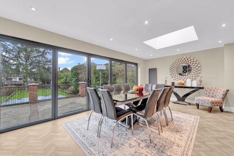 33 Woodlea Drive, Bromley, BR2 0UG