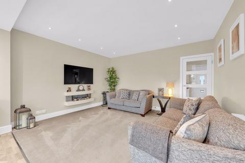 33 Woodlea Drive, Bromley, BR2 0UG