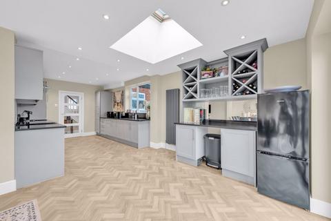 33 Woodlea Drive, Bromley, BR2 0UG
