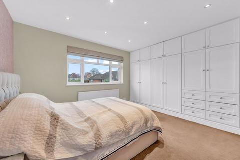 33 Woodlea Drive, Bromley, BR2 0UG