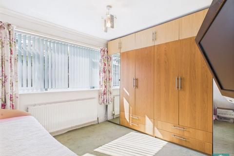 3 bedroom semi-detached bungalow for sale, Farrowdale Avenue, Oldham OL2