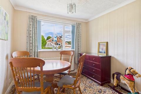 8 Farrowdale Avenue, Shaw, Oldham, OL2 7AE