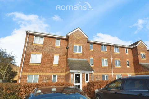 2 bedroom flat to rent, Walpole road, Slough