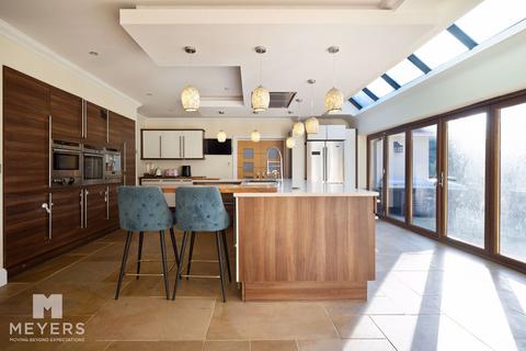 5 bedroom detached house for sale, Ferndown BH22