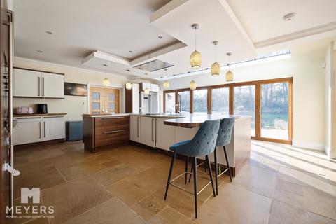 5 bedroom detached house for sale, Ferndown BH22