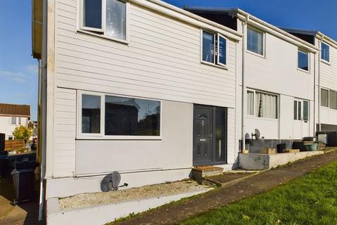 5 Broad Walk, Helston, TR13 0DJ