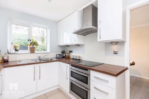 3 bedroom detached house for sale, Beauchamps Gardens, Bournemouth, BH7