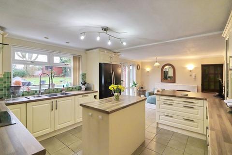 5 bedroom detached house for sale, Leigh Road, Manchester M28