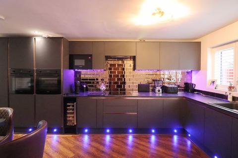10 Yarn Close, Worsley, Manchester, M28 3UG