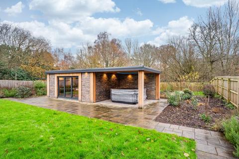 13 The Oaks, Llangattock, Crickhowell, NP8 1QA