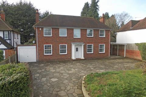 4 bedroom detached house to rent, Brighton Road, Banstead