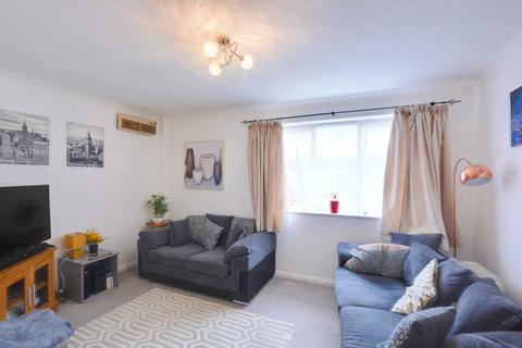 1 bedroom maisonette to rent, Bath Road, Ashford TN24