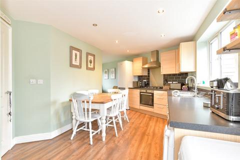 4 bedroom terraced house for sale, Baryntyne Crescent, Rochester, Kent