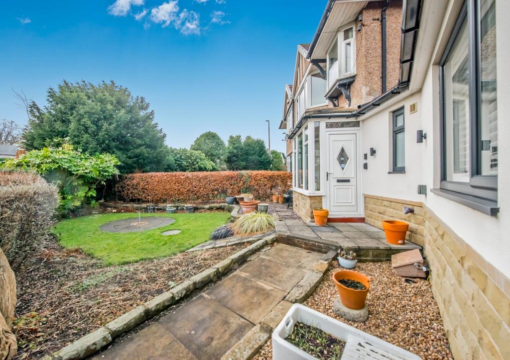 Front Patio / Lawn