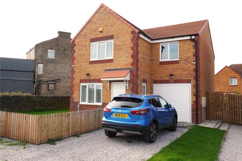 4 bedroom detached house to rent, St Lukes Vale, Bradford, West Yorkshire, BD4