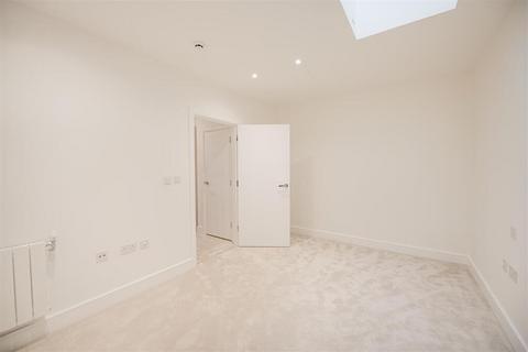 4 bedroom house to rent, Kidbrooke Village, London, SE3 9BU