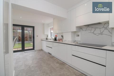 13 Abbey Drive West, Grimsby, DN32 0HH