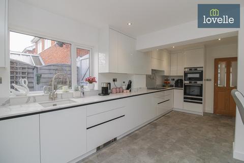 13 Abbey Drive West, Grimsby, DN32 0HH