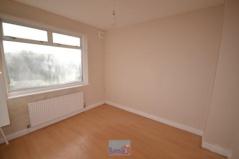 3 bedroom terraced house to rent, Villa Road, Radford CV6