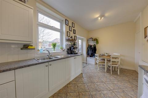 77 Booth Crescent, Waterfoot, Rossendale, BB4 9BU