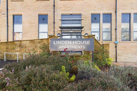 2 bedroom flat for sale, Linden Road, Colne BB8