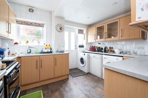 3 bedroom end of terrace house for sale, Gilstead Lane, Gilstead, Bingley, West Yorkshire, BD16