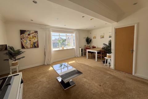 3 bedroom maisonette for sale, Feversham Avenue, Queens Park, Bournemouth BH8