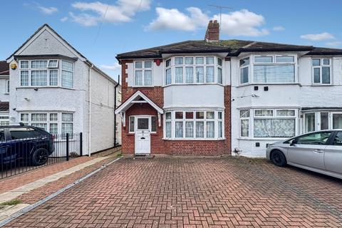 3 bedroom semi-detached house to rent, Hounslow TW3