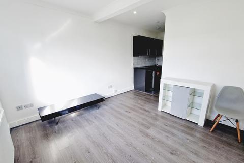 1 bedroom in a flat share to rent, Thorold Road, Ilford, London, IG1 4HE, UK