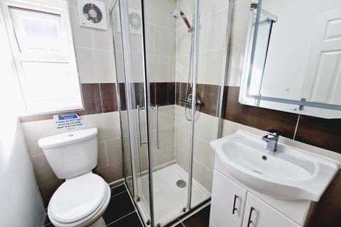 1 bedroom in a flat share to rent, Thorold Road, Ilford, London, IG1 4HE, UK