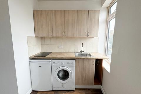 Studio to rent, High Road Leyton, Leyton, London, E10 6QE, UK