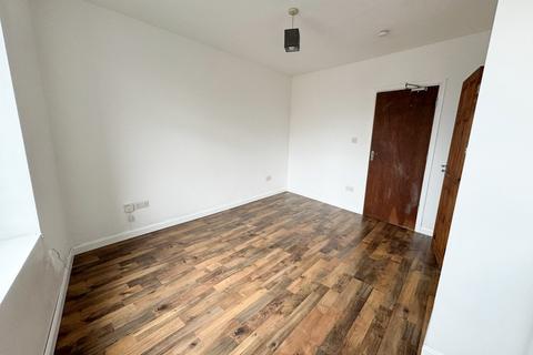 Studio to rent, High Road Leyton, Leyton, London, E10 6QE, UK