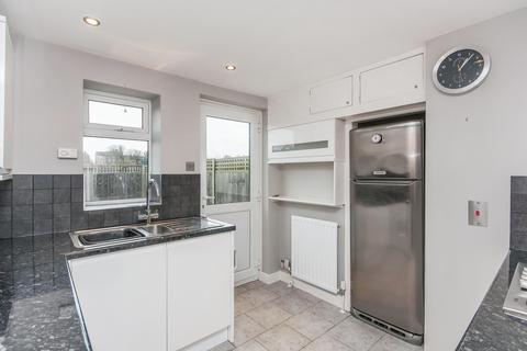 2 bedroom maisonette for sale, Courtney Crescent, Carshalton SM5