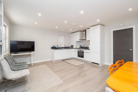 2 bedroom apartment for sale, London Road, Sutton SM3