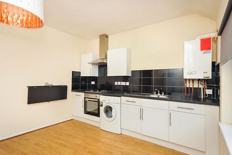 2 bedroom flat to rent, Market Square, Bromley BR1