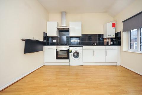 2 bedroom flat to rent, Market Square, Bromley BR1