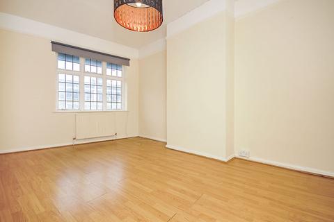 2 bedroom flat to rent, Market Square, Bromley BR1