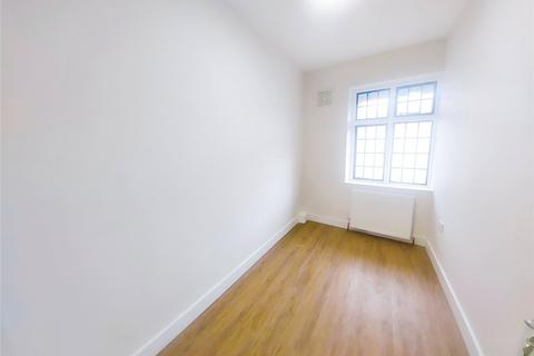 2 bedroom flat to rent, Market Square, Bromley BR1