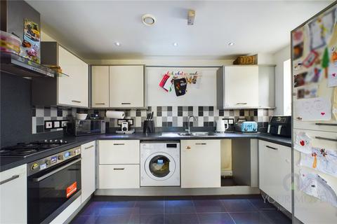 2 bedroom flat for sale, Knot Tiers Drive, Northampton NN5