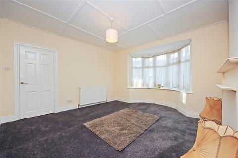 2 bedroom flat to rent, The Avenue, Gateshead NE10