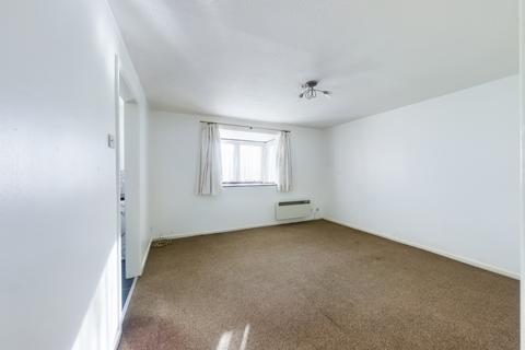 1 bedroom flat to rent, Rushdon Close, Romford RM1