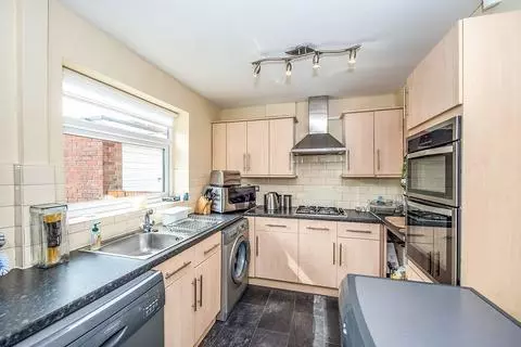 3 bedroom semi-detached house to rent – pohled 4
