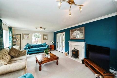 3 bedroom bungalow for sale, Cross Way, Havant PO9