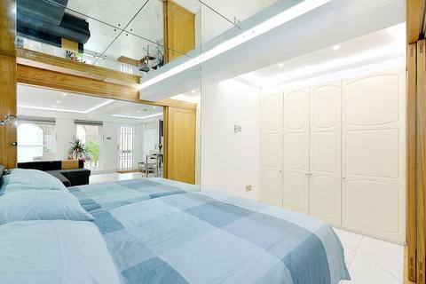 Studio to rent, Kinnerton Yard, Belgravia, SW1X