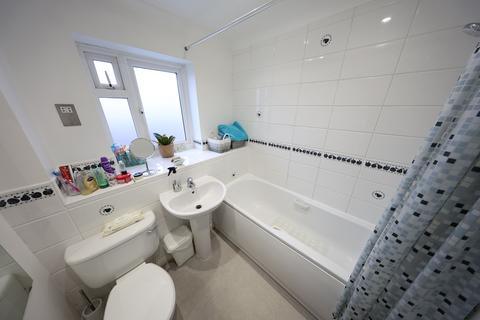 62 Camden Road, Chafford Hundred, Grays, RM16 6PY