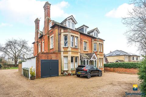 1 bedroom flat for sale, Upper Edgeborough Road, Surrey GU1